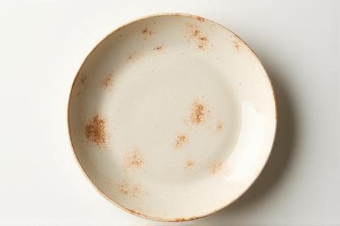 素朴な志野焼の皿 by 鈴木.